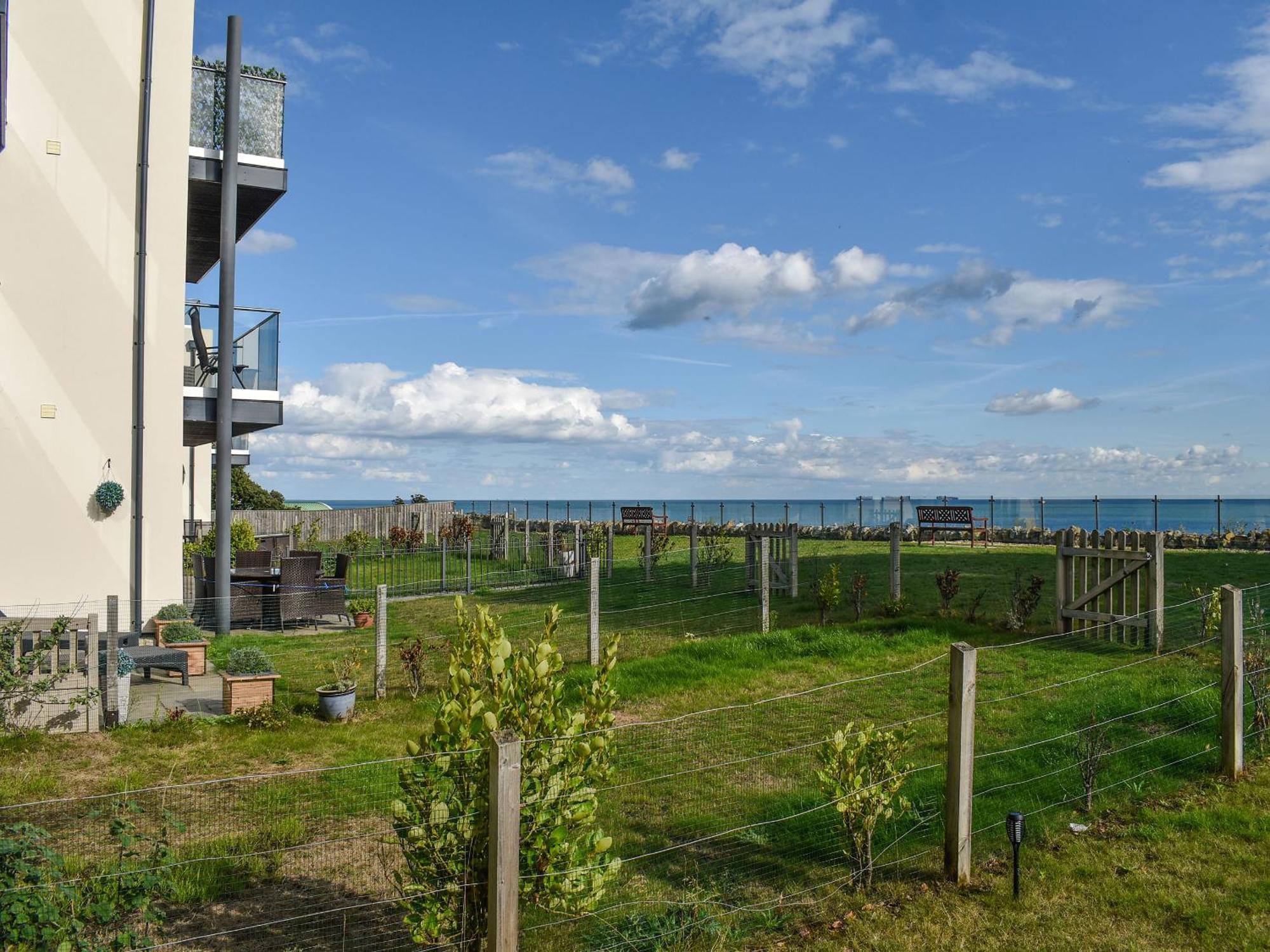 Seascape Apartment Sandown Exterior photo